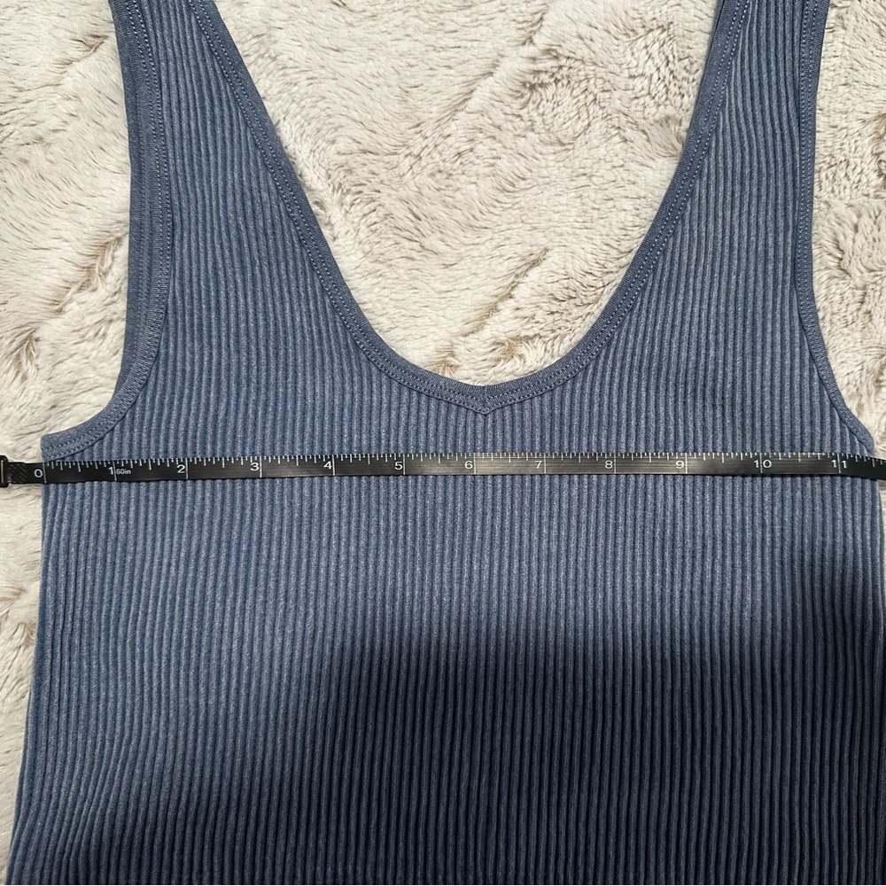 Workshop Republic Women’s Junior’s Ribbed Blue Crop Tank Top - Picture 4 of 8
